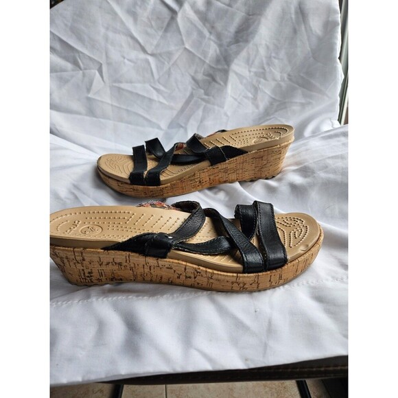 Womens Crocs Cork Wedge Sandals Shoes Siz 8 White Leather - Picture 1 of 9